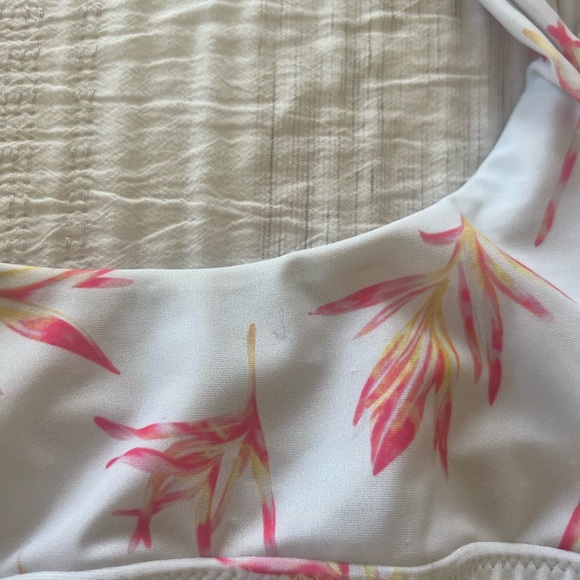 Stone cold fox swim top - Picture 2 of 4